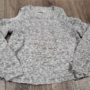 Girls Abercrombie Sweater Size 7-8 Kids Gray Sweater With An Open Shoulder